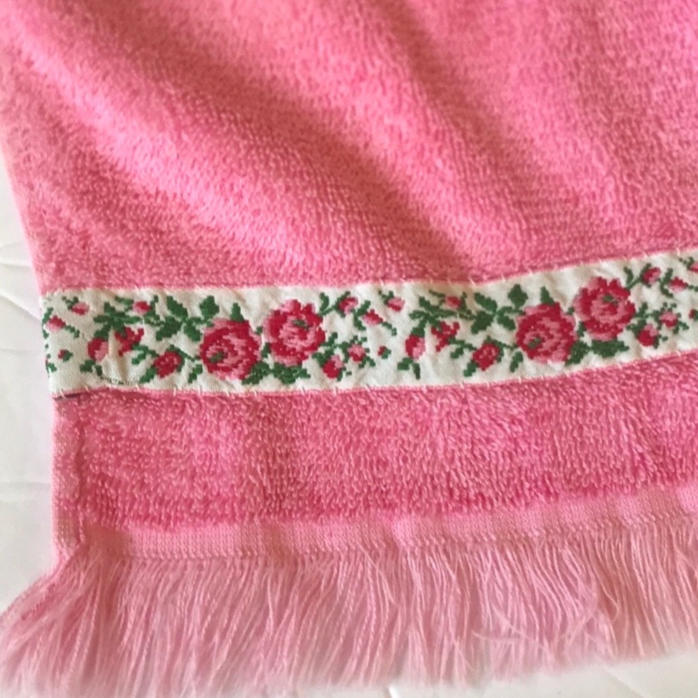Fieldcrest Vintage Hand Towel - Picture 3 of 5